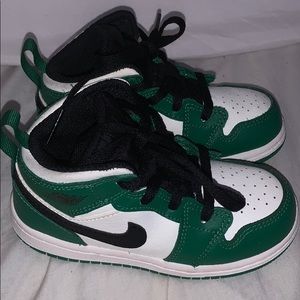 Toddler Jordan 1s worn twice